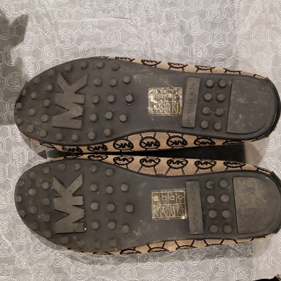 ❣️💫MARK DOWN💫❣️Michael Kors flats - Picture 6 of 8